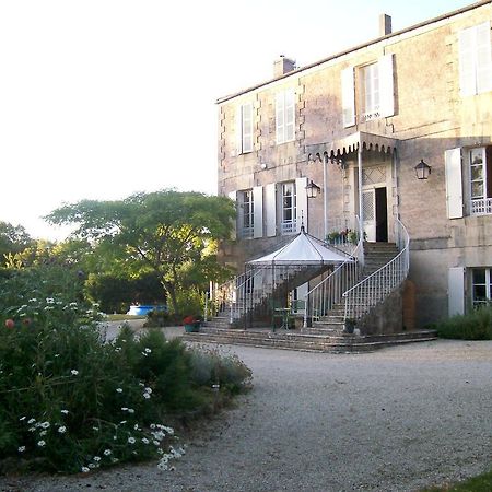 Bed and Breakfast Manoir Angle Blanzay-sur-Boutonne Esterno foto